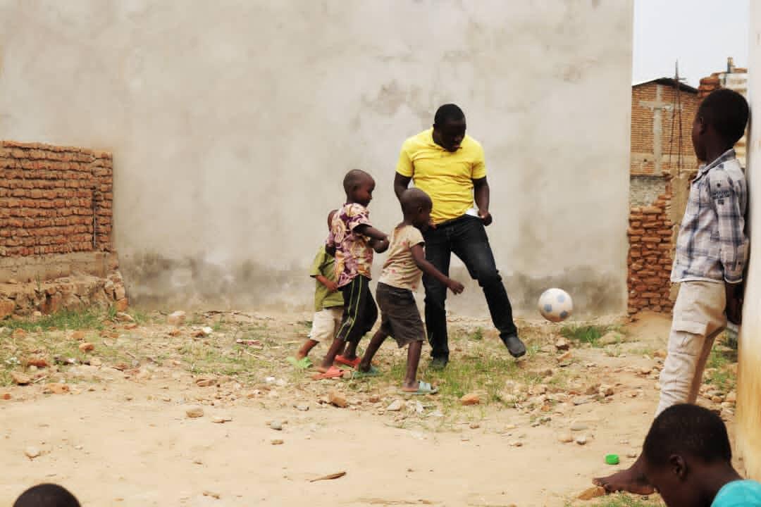 children playing with Boneko